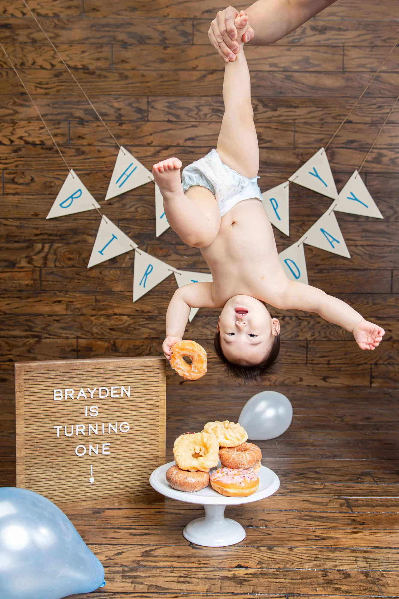 BRAYDEN-1ST-BIRTHDAY-PORTRAITS-0593-Edit.jpg