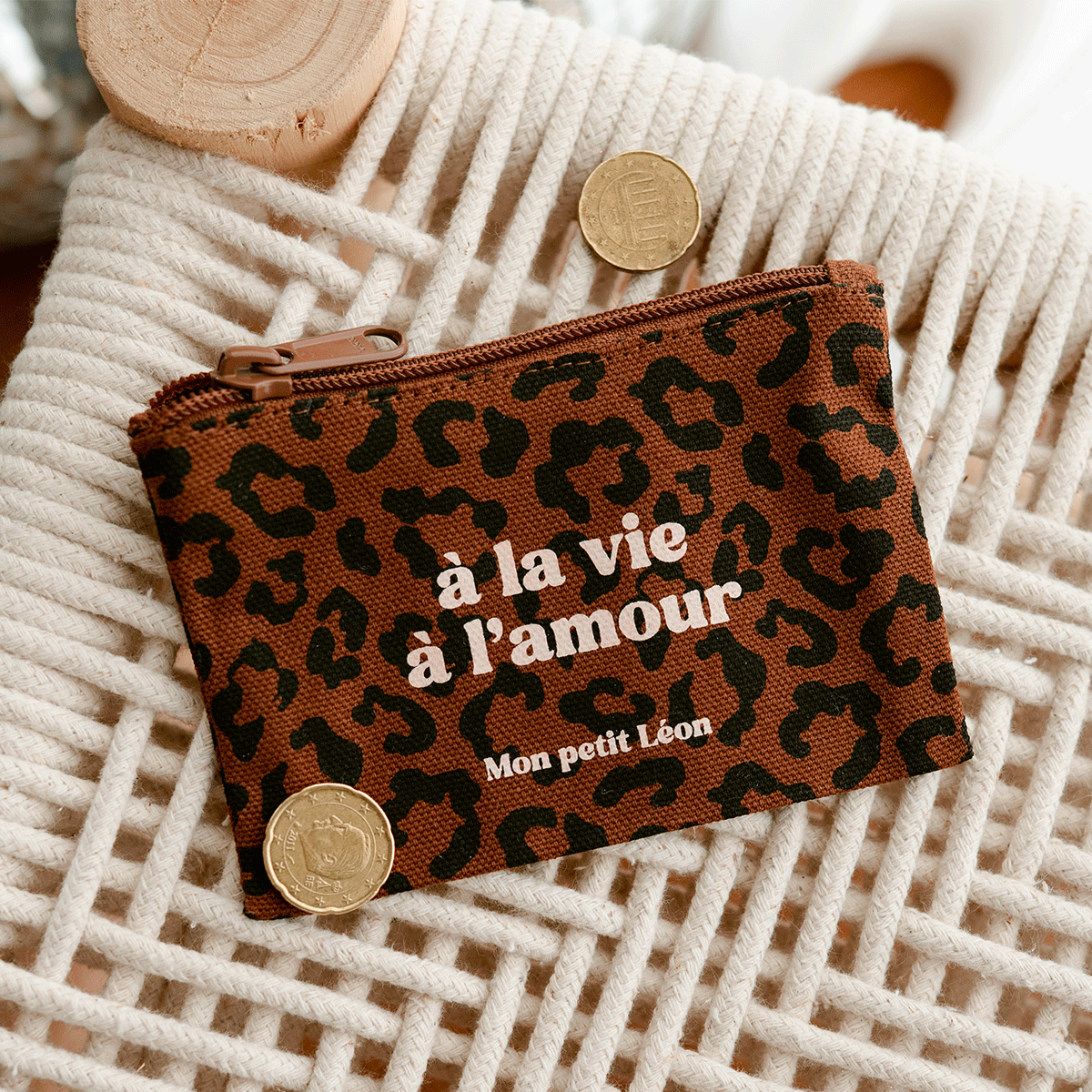 porte-monnaie-coton-leopard-marron-a-la-vie-a-l-amour-1.png