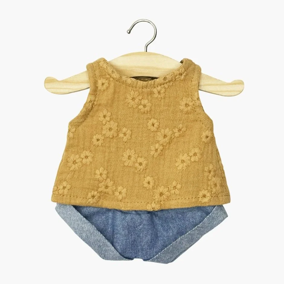minikane-vetements-poupees-gordis-ensemble-top-andree-en-gaze-de-coton-camel-avec-broderies-fleuries-et-mini-short-en-jean%5B1%5D.jpg