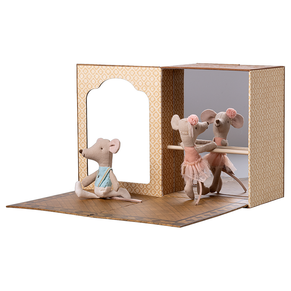 dance studio in a box maileg.png