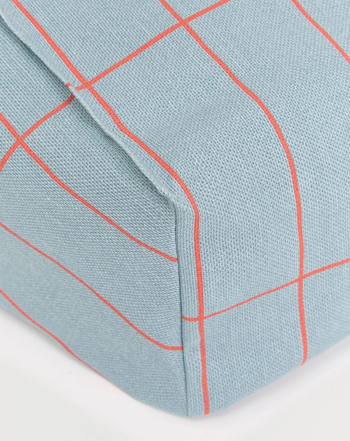 vibes-armchair-beanbag-blue-red-grid-nobodinoz-2-8435574942692[1].jpg