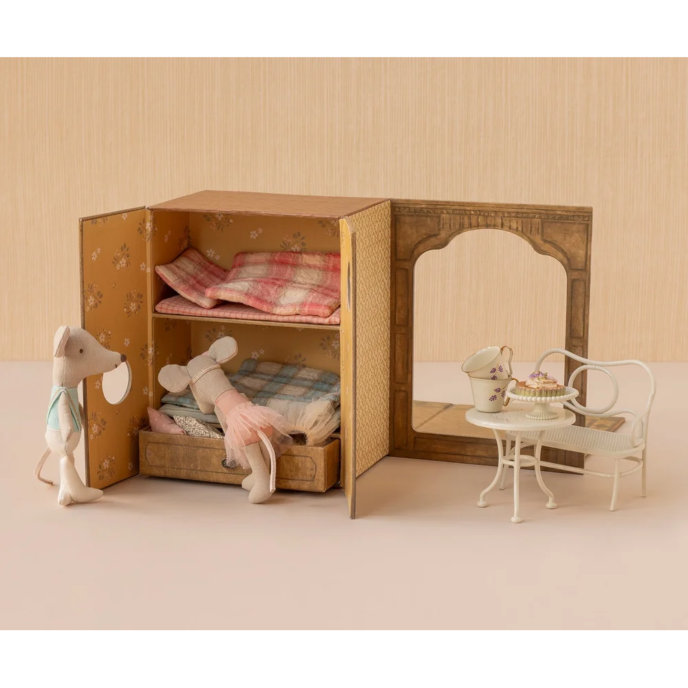 dance studio in a box maileg 3.png