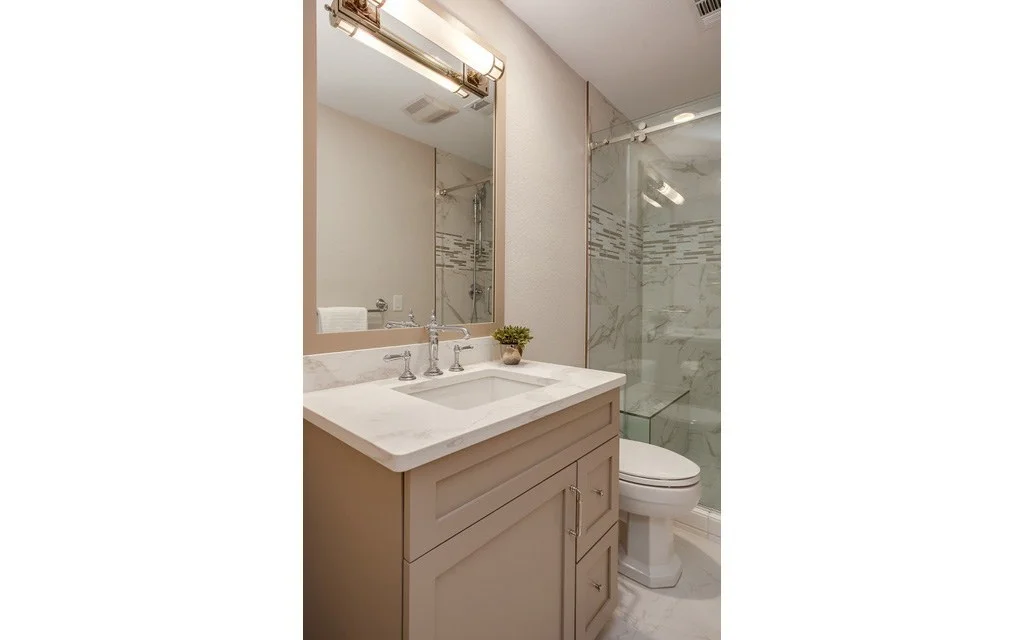 Lower-lev-bath-1.jpg