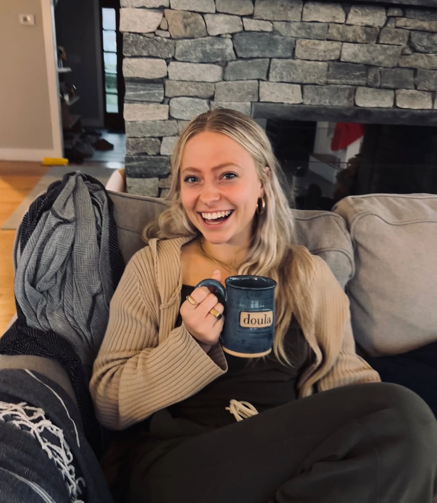 I can talk all day about the coaching, the biz growth, the strategy, the ocean air, the delicious food, the laughter, etc. etc.

But let's face it...the doulas really come to Maine to get their mug. 🤣

Thank you to @mapleleafpotterynh  for these awe