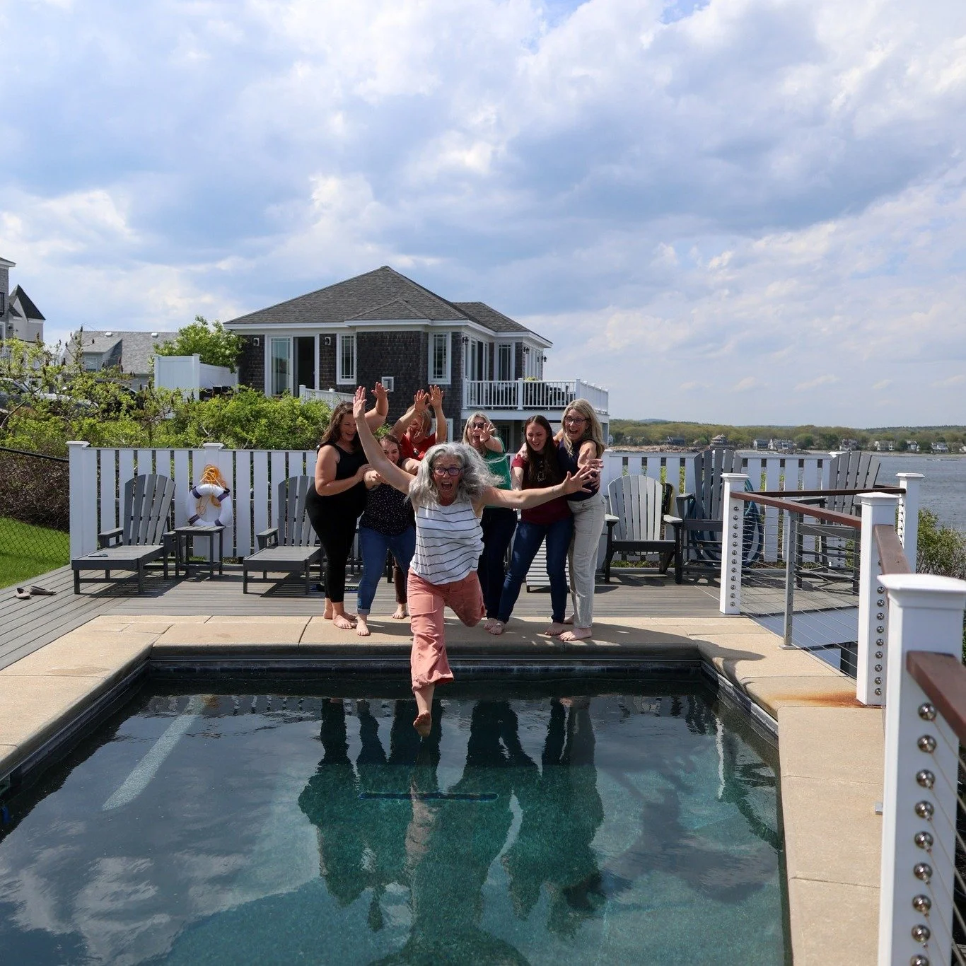 This summer, I want to work closely with a small group of doulas to help them have a business that feels more ease-filled by the time the kids go back to school. 

My secret superpower: I just need a few minutes to listen to your current doula busine