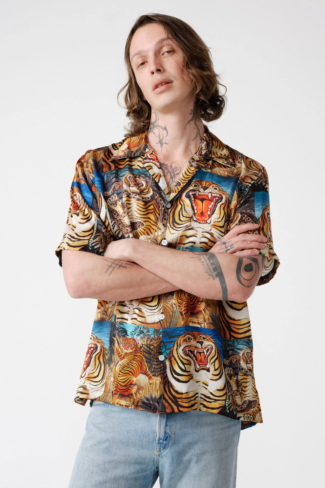 endless-joy-tigre-printed-silk-satin-short-sleeve-shirt-model-front-detail