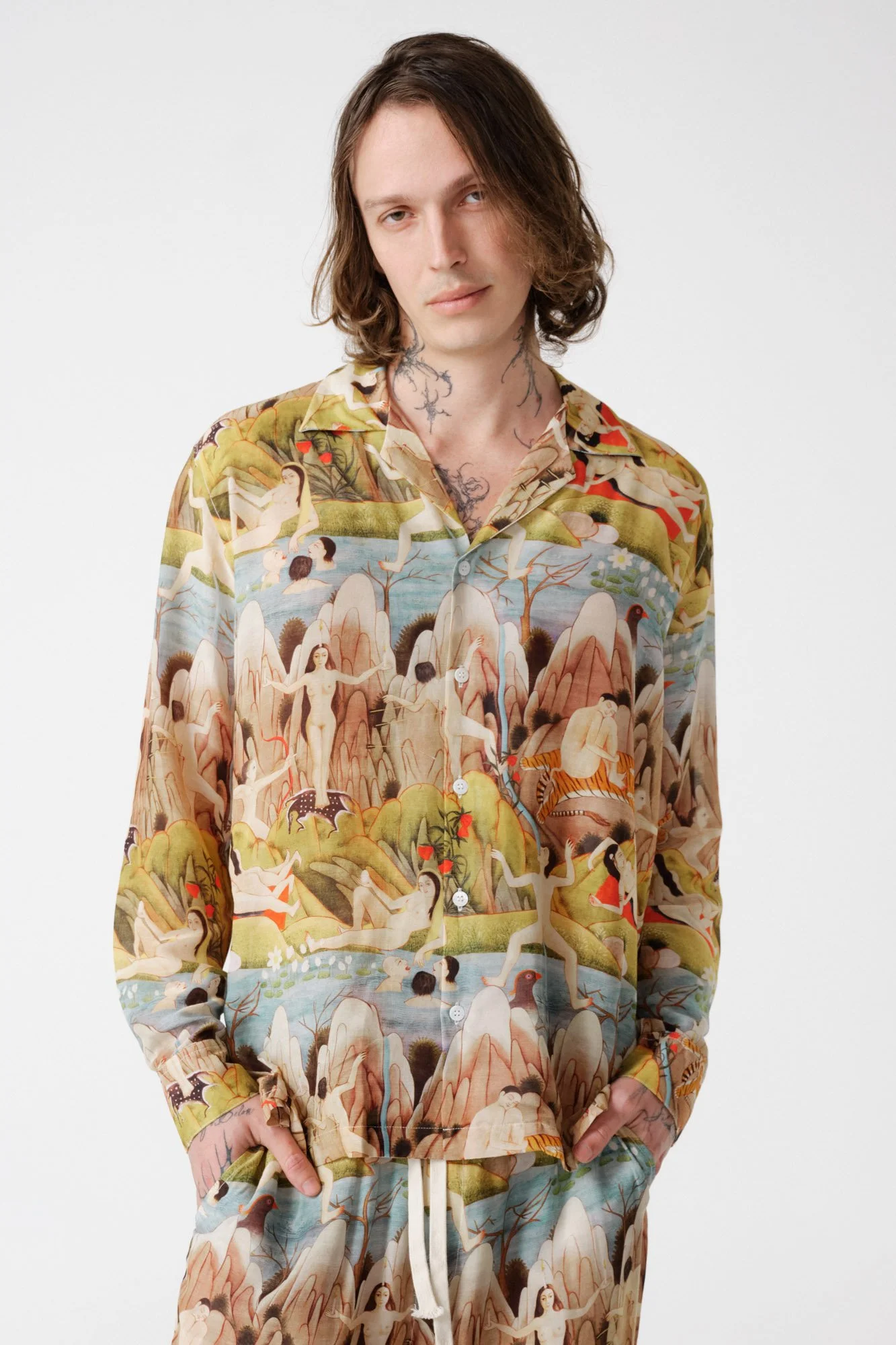 endless-joy-towards-a-centre-silk-rayon-pyjama-set-relaxed-close-up
