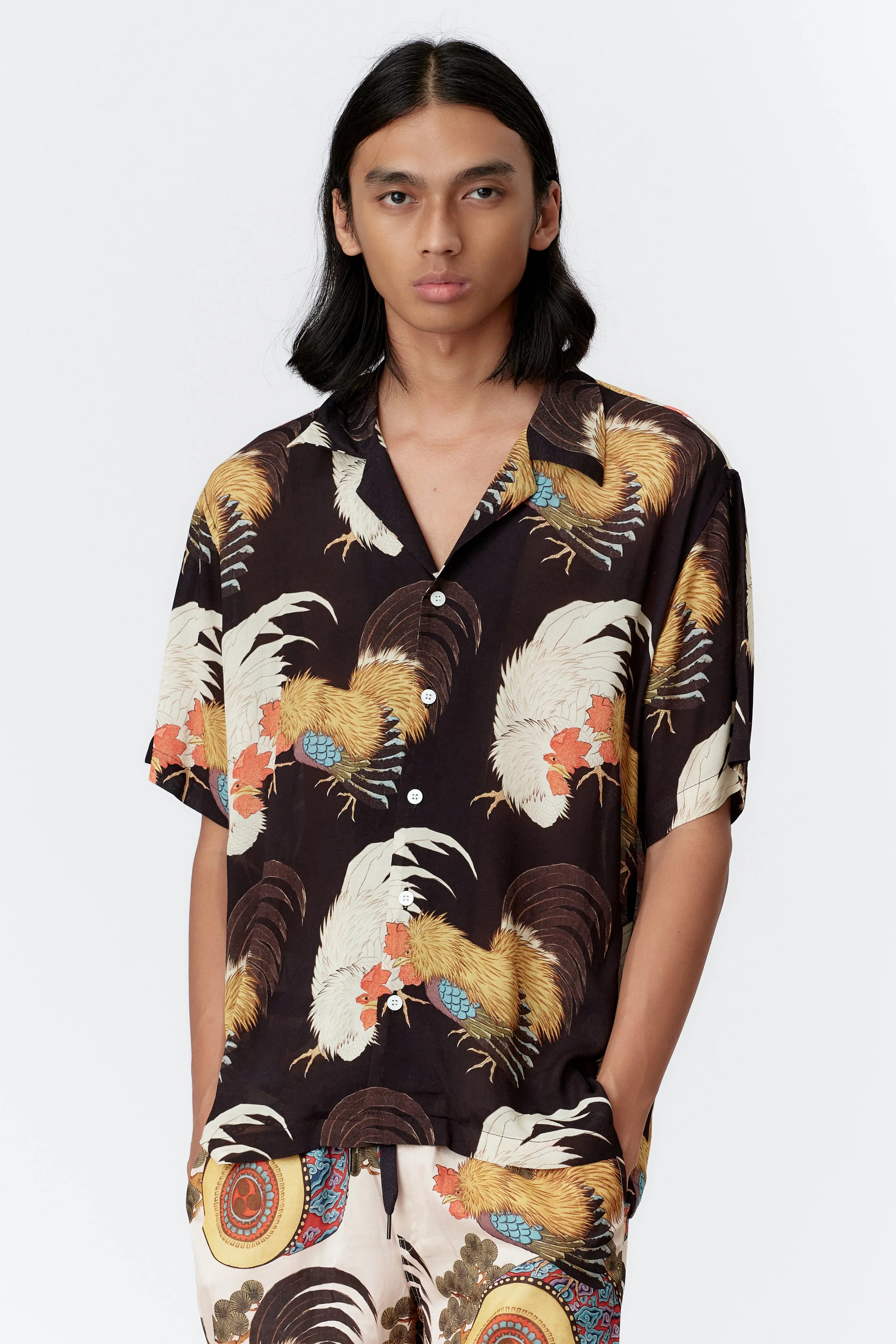 close-up roosters black short sleeve shirt in crepe rayon