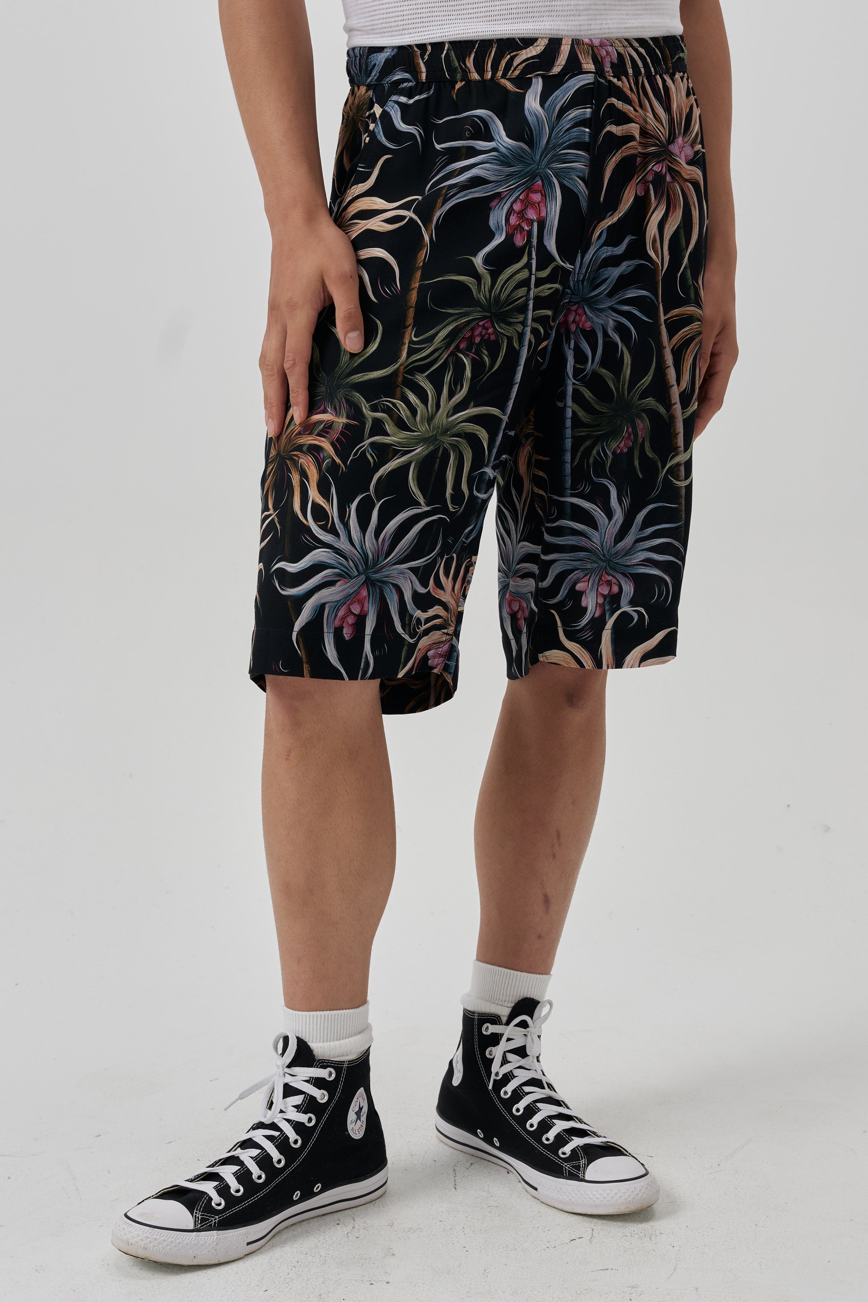 EJ_AW22_NIGHT PALM_BS00002.jpg