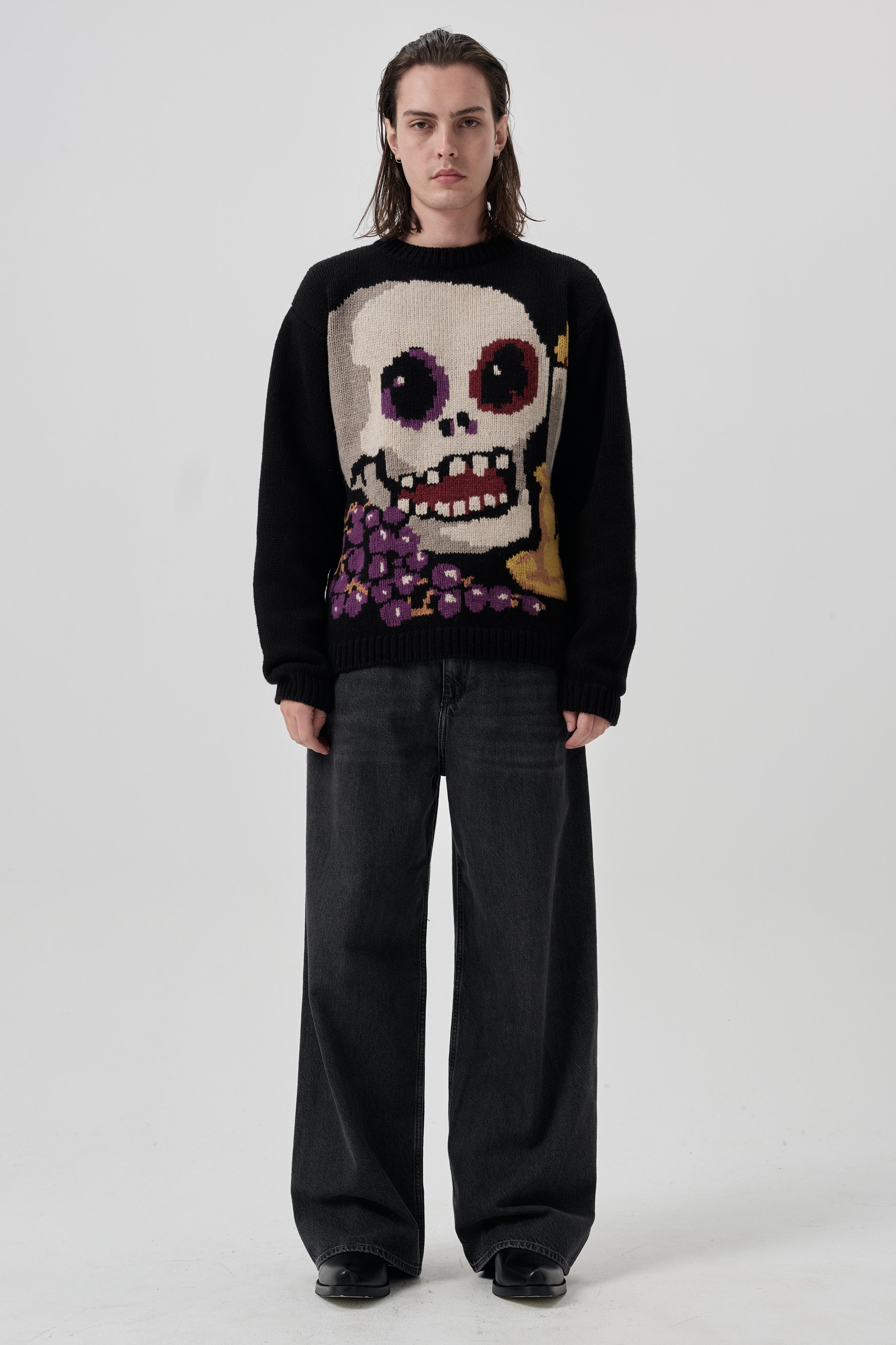EJ_AW22_MEMENTO_MORI_BLACK_HAND-KNIT_JUMPER00001.jpg