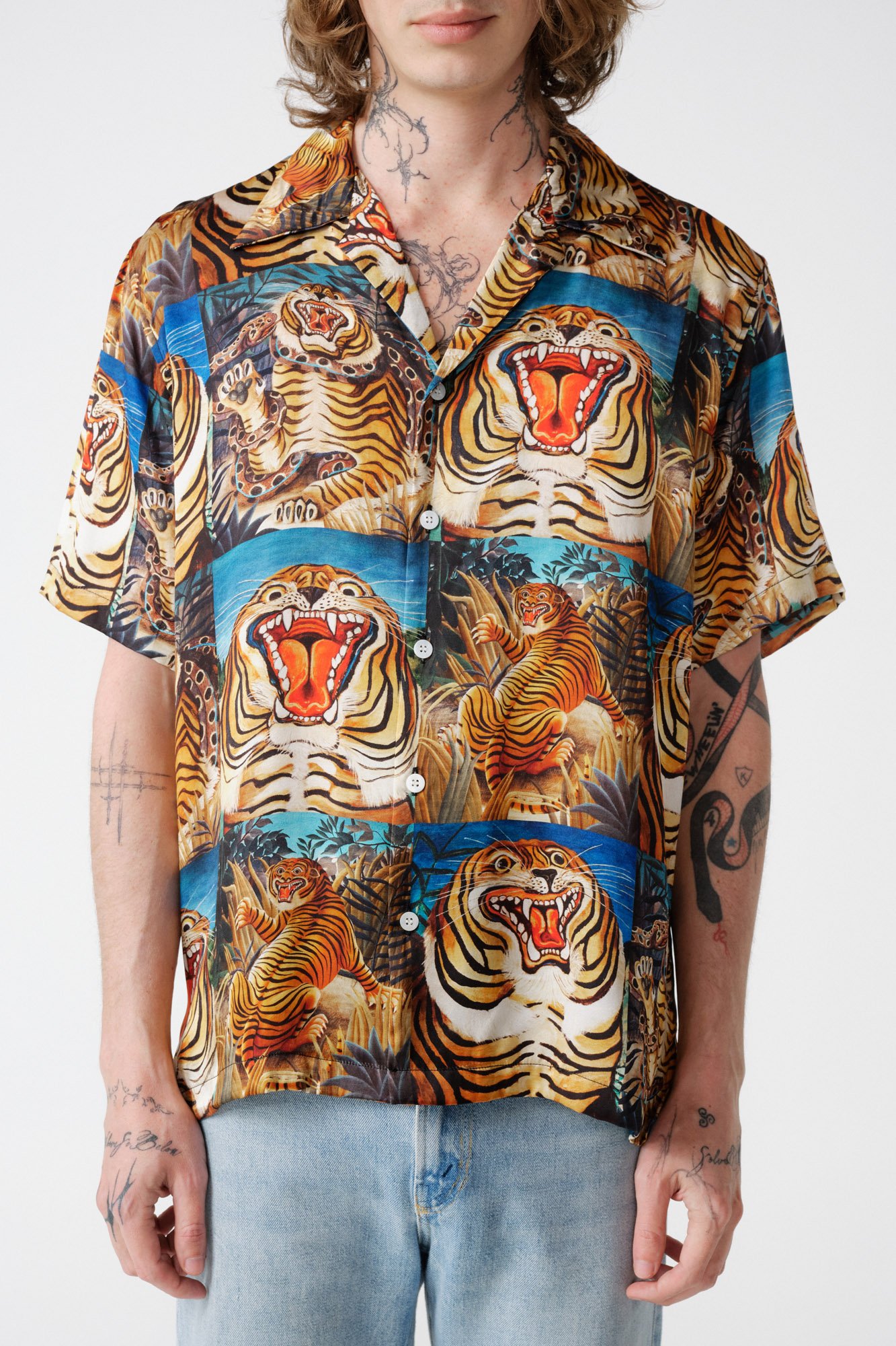 endless-joy-tigre-printed-silk-satin-short-sleeve-shirt-detail