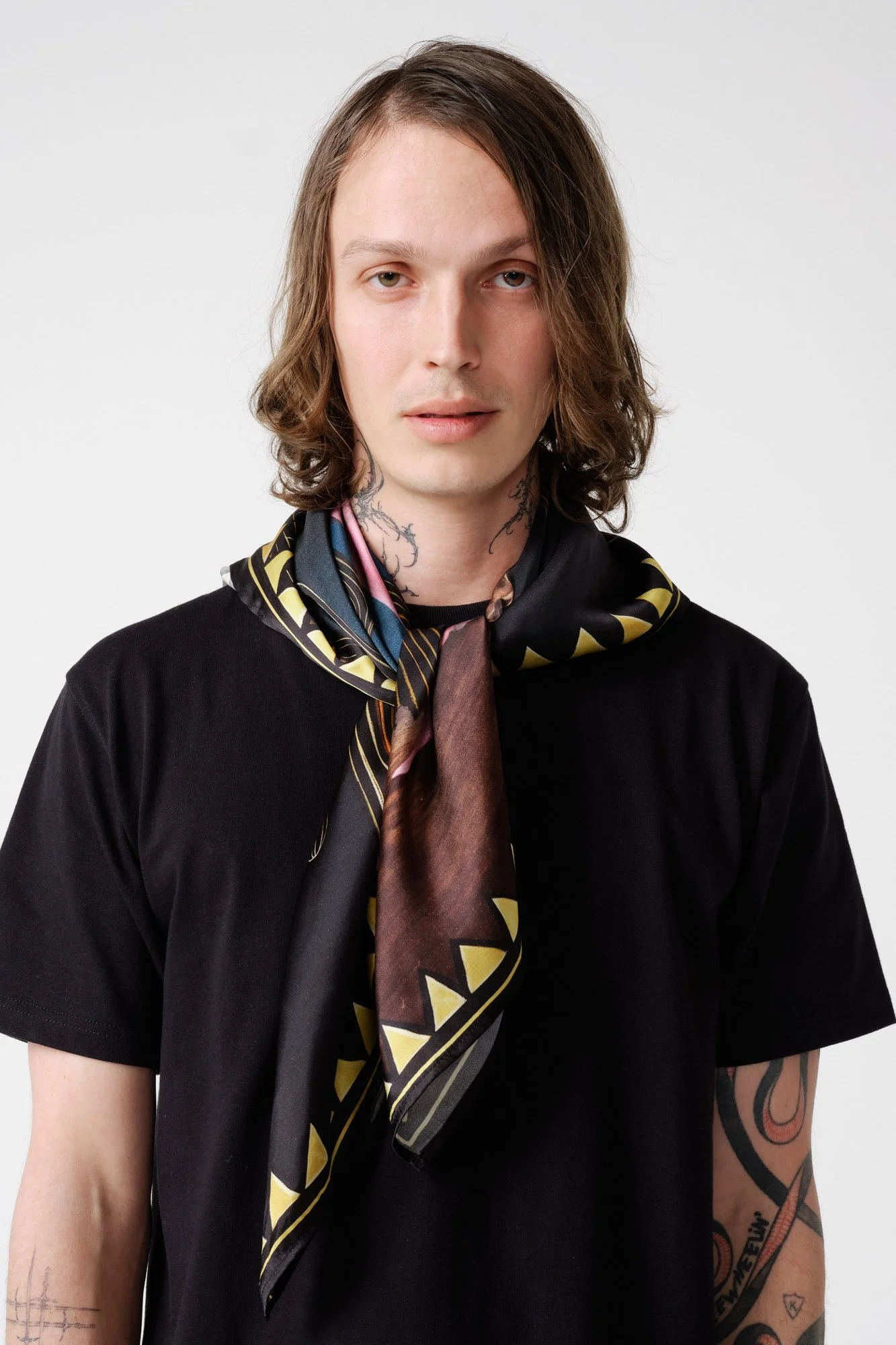 endless-joy-bang-bang-blue-printed-silk-satin-scarf-worn-by-model