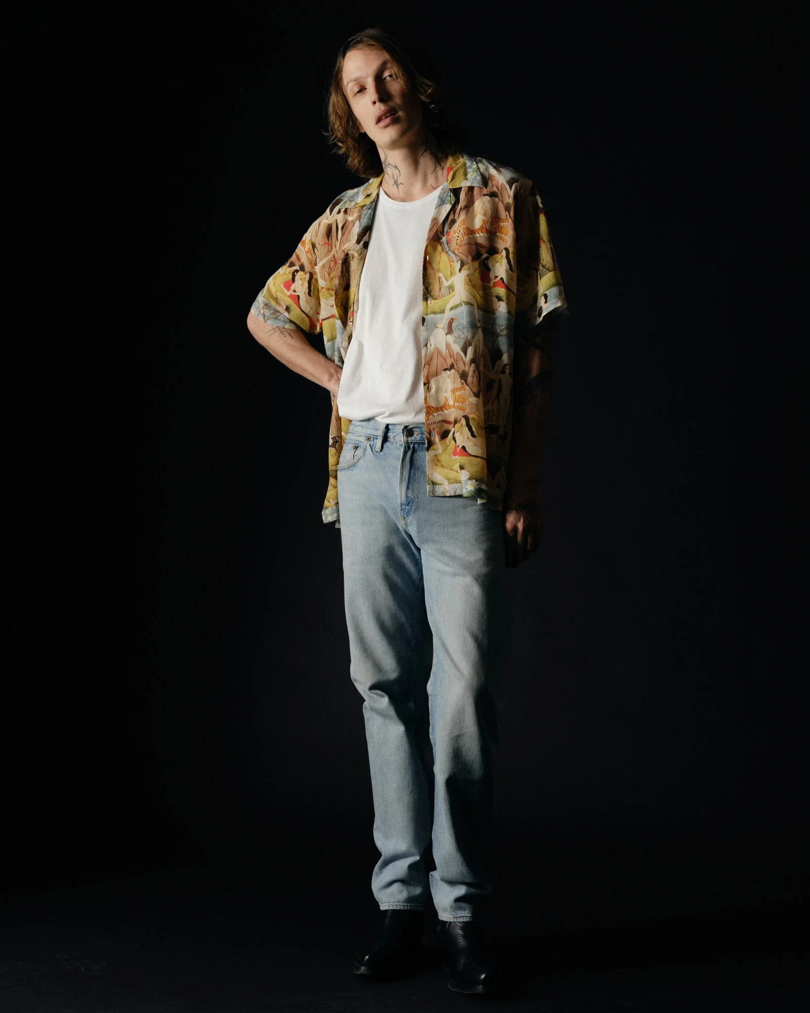 TOWARD A CENTRE SILK RAYON SHORT SLEEVE SHIRT