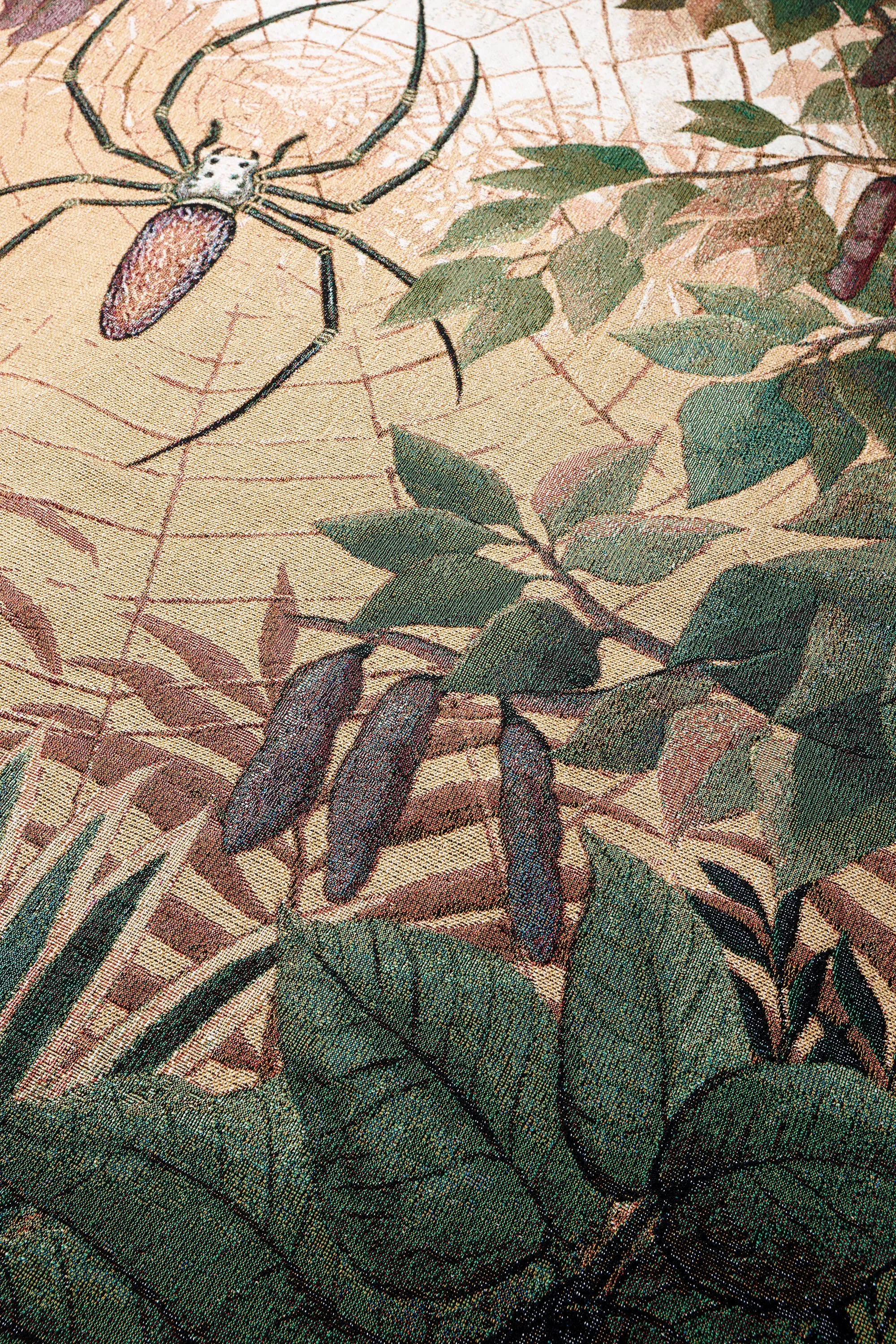 endless-joy-blankets-spider_02.jpg (Copy)
