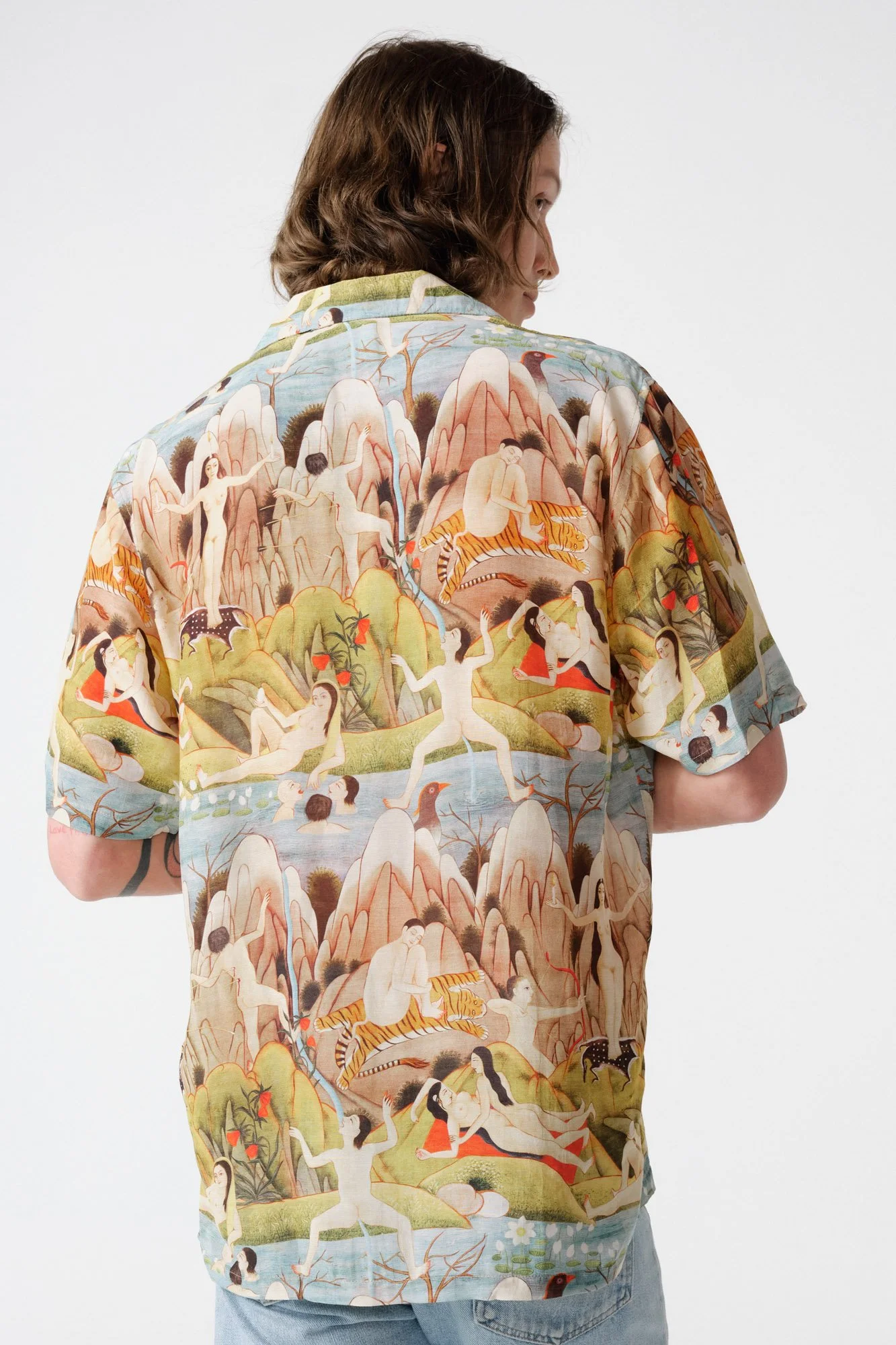 endless-joy-towards-a-centre-silk-rayon-short-sleeve-shirt-back-detail
