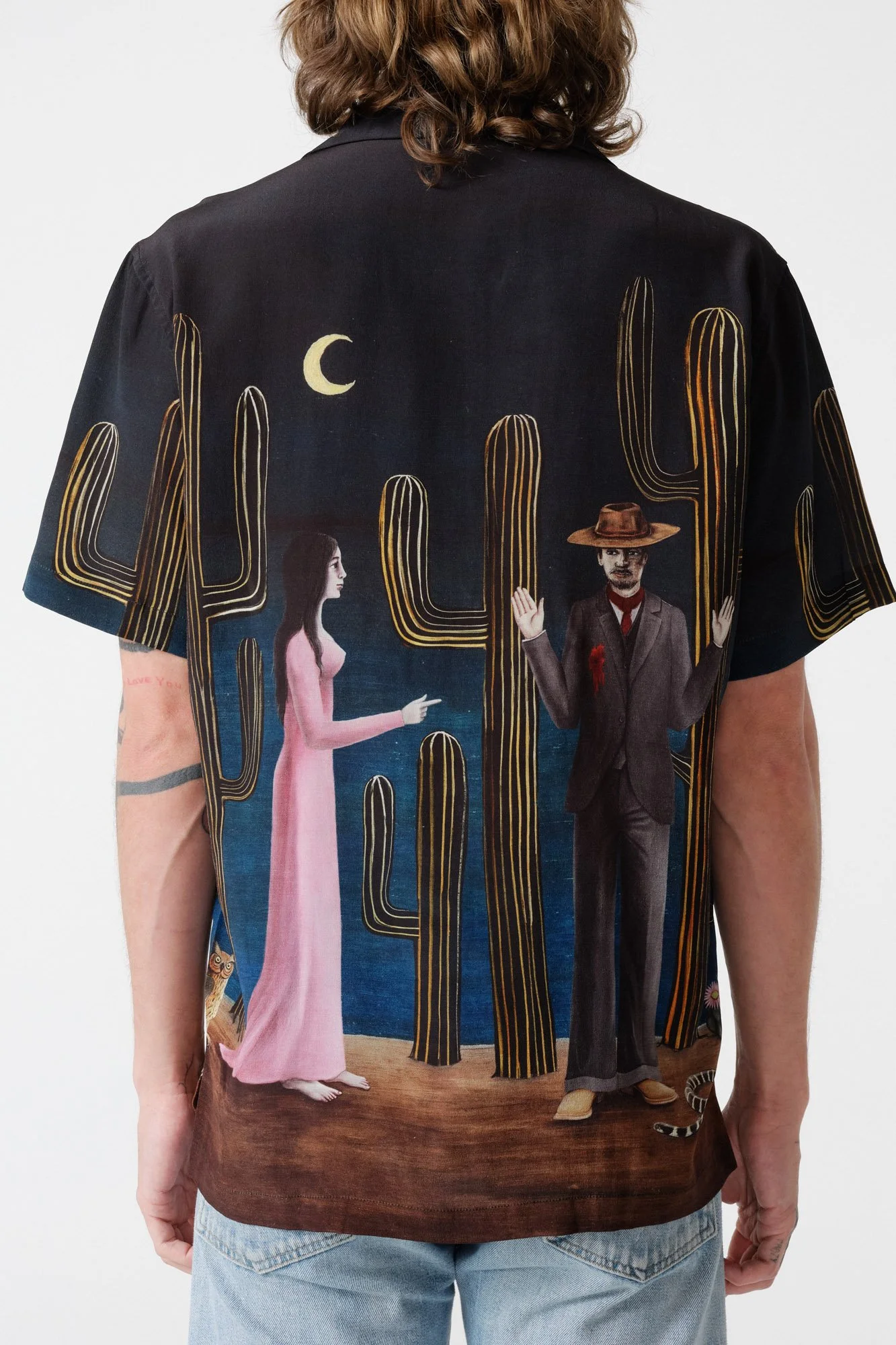 endless-joy-bang-bang-blue-printed-silk-crepe-short-sleeve-shirt-back-art-detail
