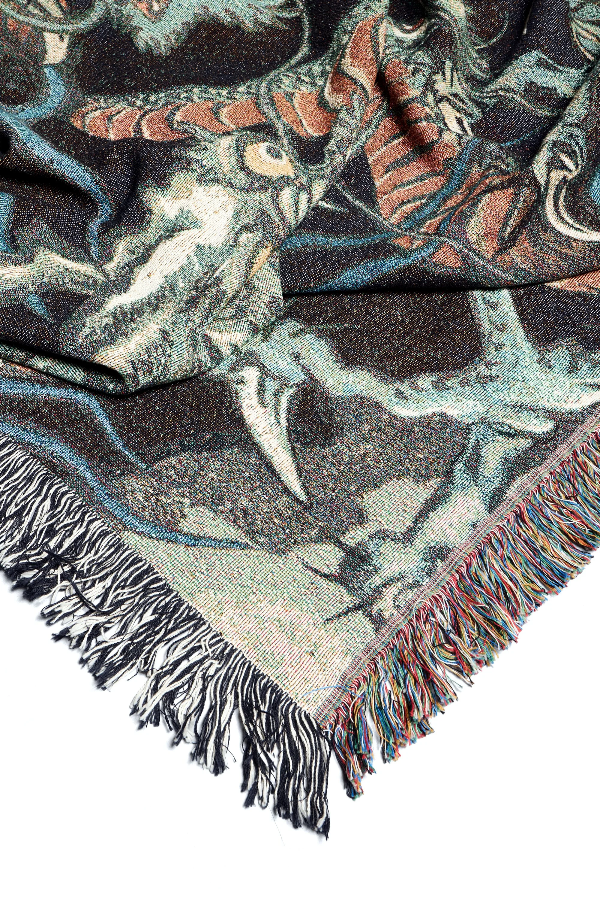 endless-joy-blankets-dragon_05.jpg