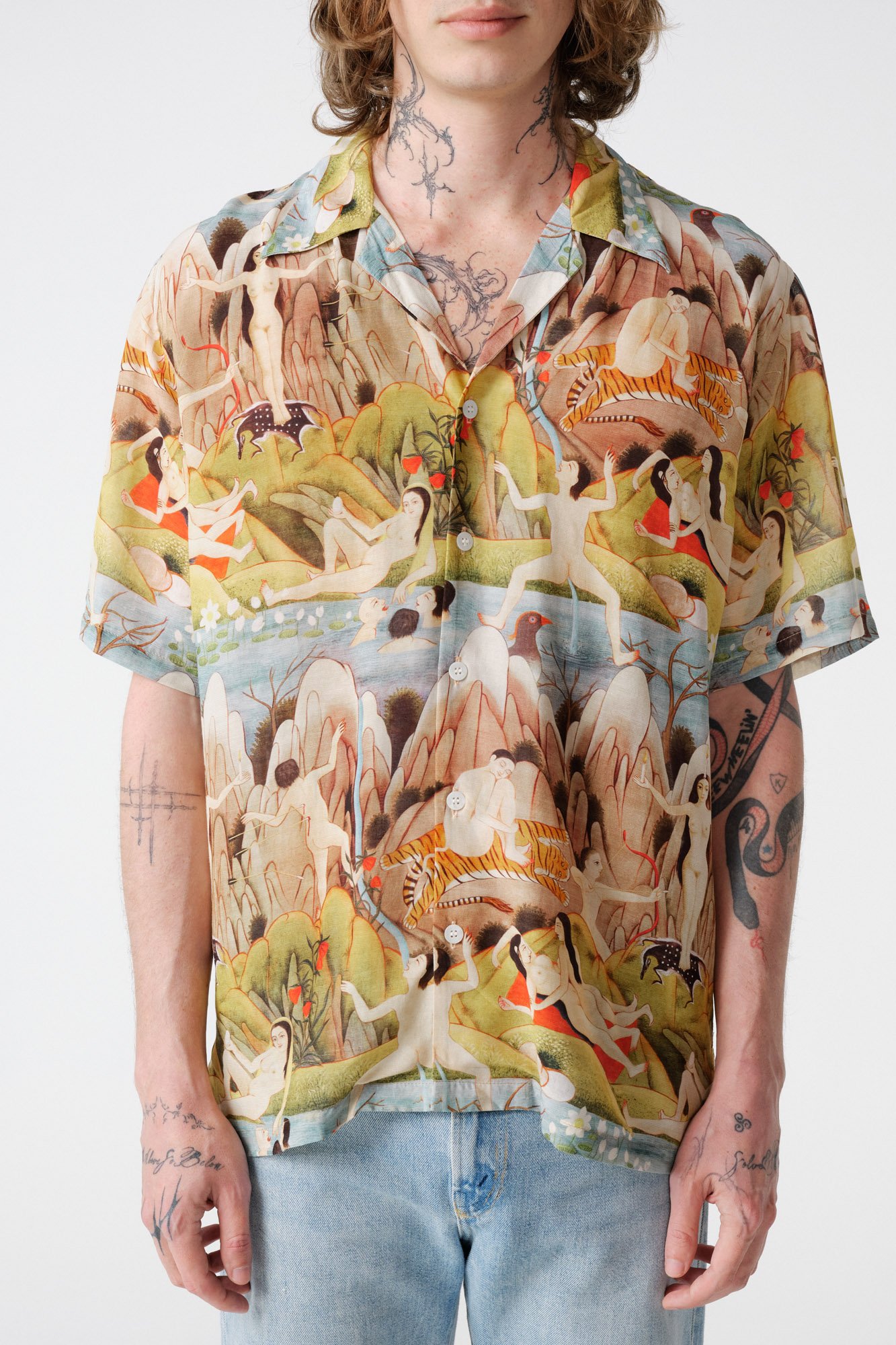 endless-joy-towards-a-centre-silk-rayon-short-sleeve-shirt-front-detail
