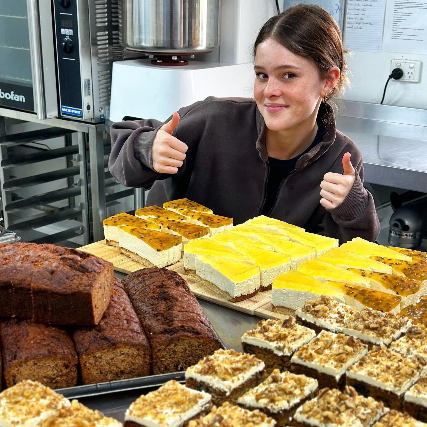 Getting back on the house made sweets train&hellip; Watch this space! 🍪🍩🍭🧁🍰

Ryley is loving our new house made cheesecakes! Plus, how good is the famous Carrot Cake! 🥕 

What&rsquo;s your favourite cake? #cake 

#mossycafe #seeyouatthemossy #e