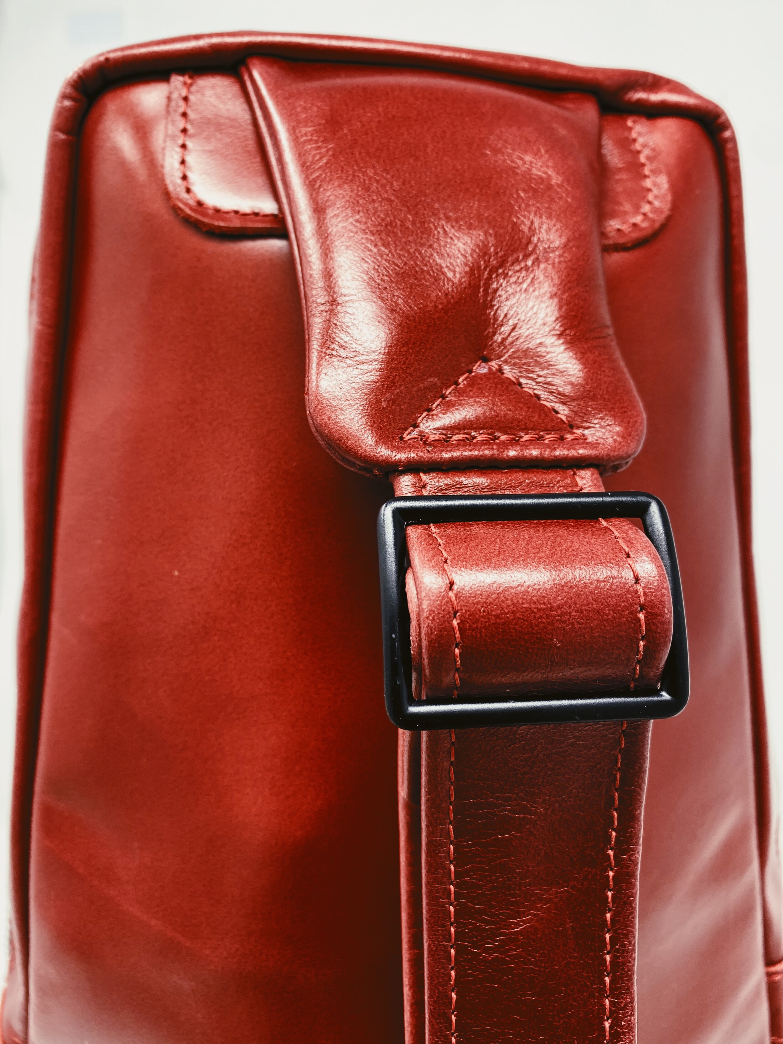 12 Classic Leather Flogger – FB Boutique