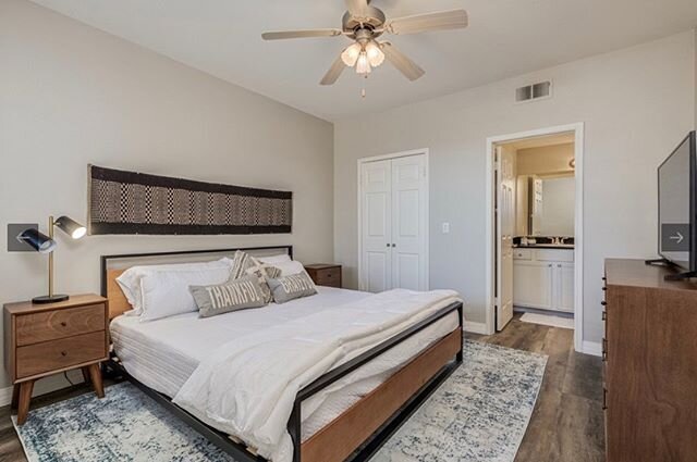 If life brings you to Arizona now, one thing for sure is...the weather won&rsquo;t disappoint! The Kierland area in Scottsdale offers easy access to groceries and other essential businesses. Perfectly appointed with a modern vibe, our 2 bedroom condo