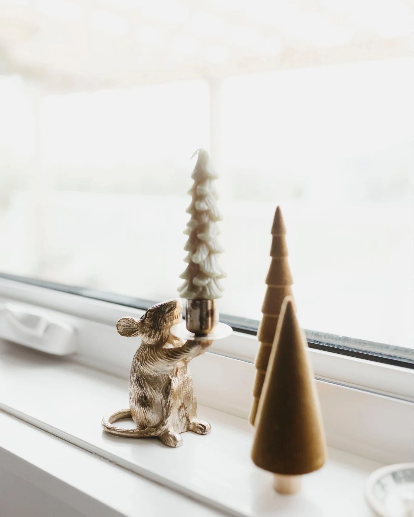 He's baaaaaaaaack! Many of you (and us) didn't get the mouse taper last year, but he is back this year. We cannot lay any aside for anyone, but listen closely to this year's way to get him: Come to the Christmas Home Tour. We have added the ability t