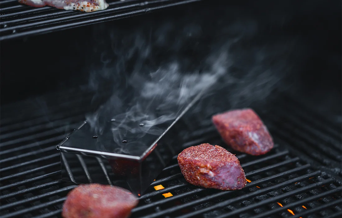 Mountain-Grillers-Smoker-Box-LS5.jpg