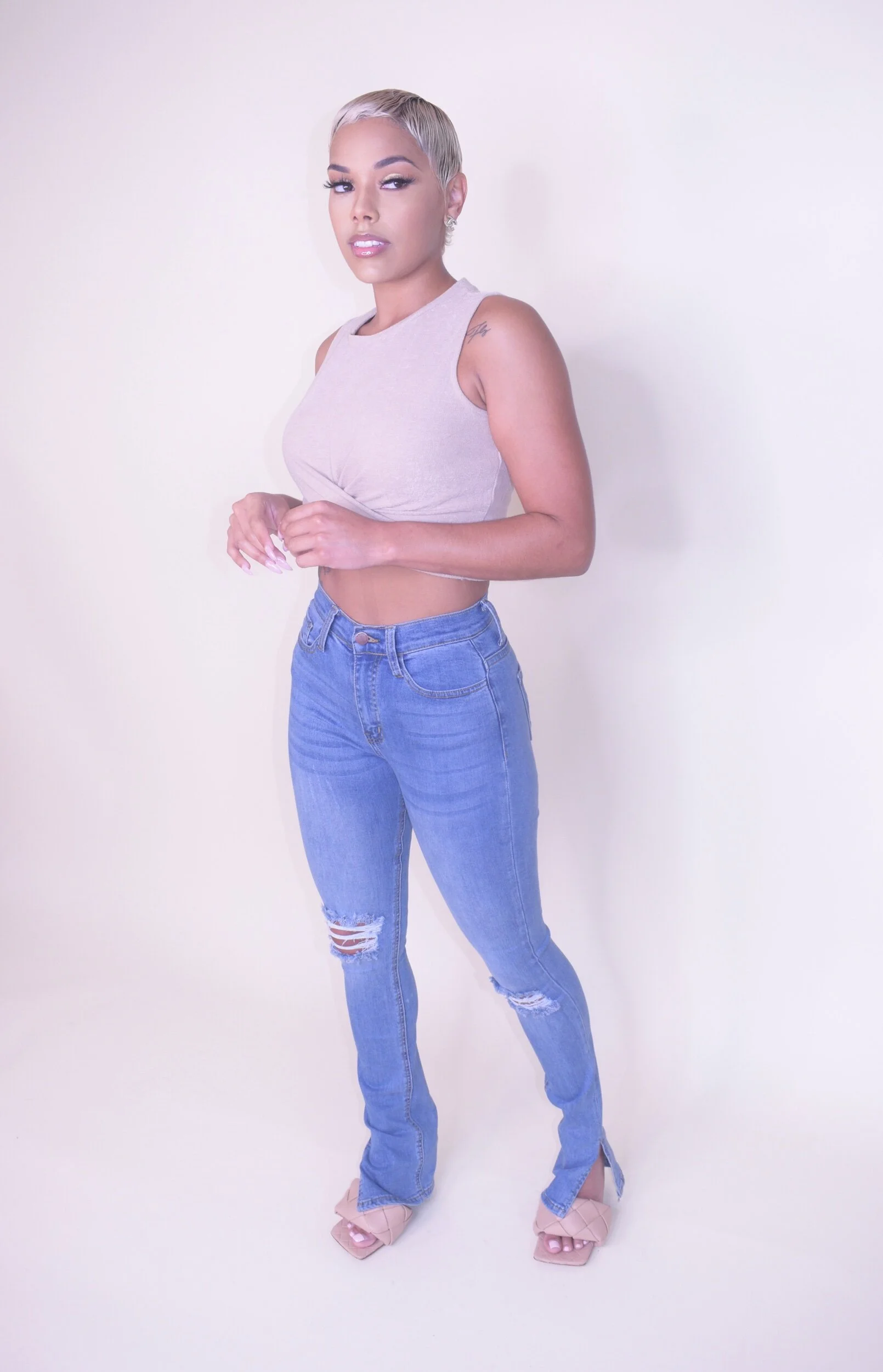 7B14BADE-D54A-47ED-BBAD-FCA2139E0AF8