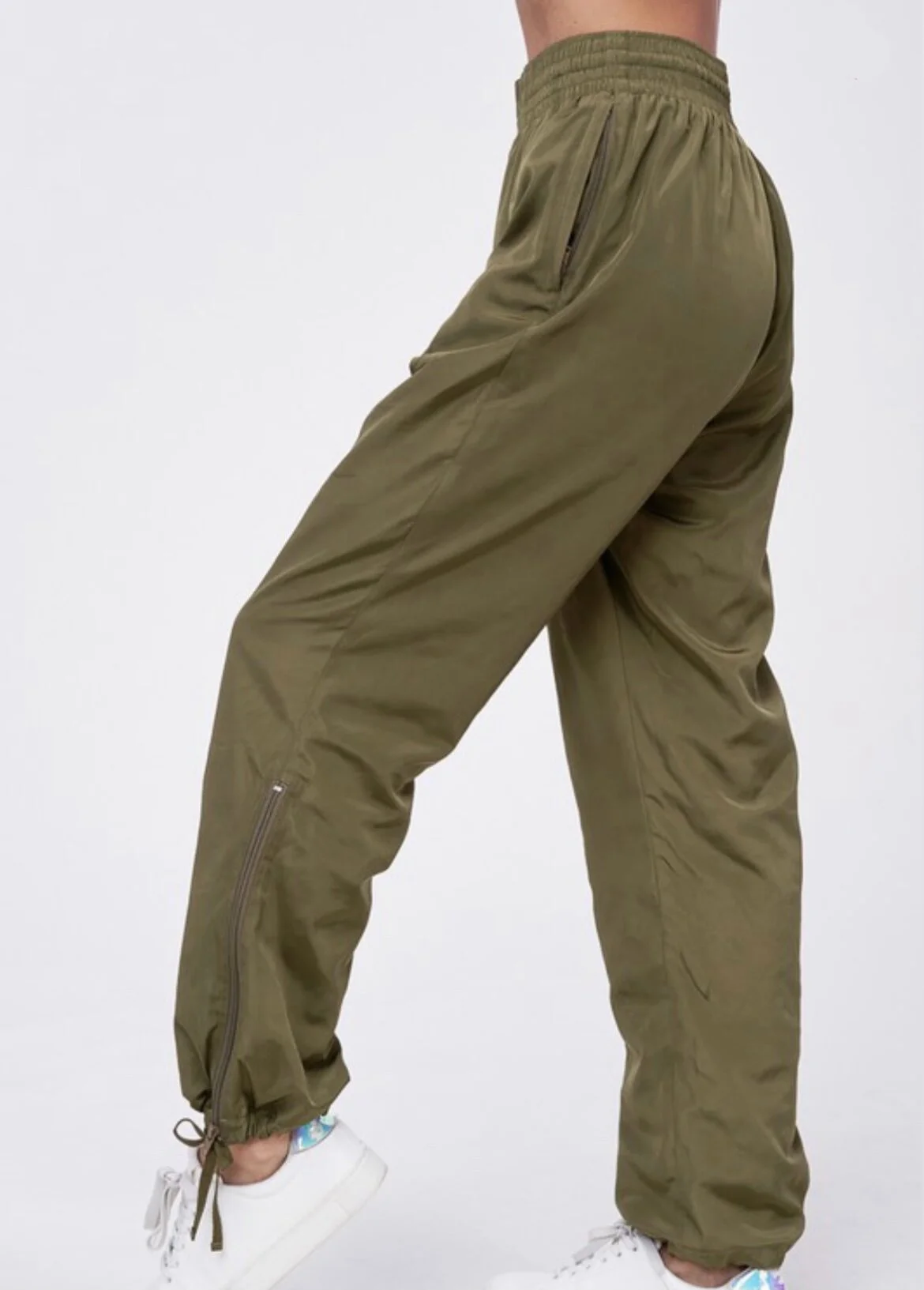 4D9B9569-C982-4DBE-B6A5-AB73B7D5E3A7