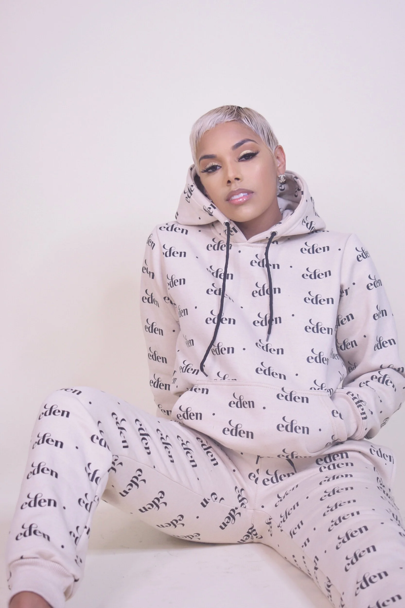 EC2B5664-4297-4711-B6B3-6A482094B00A