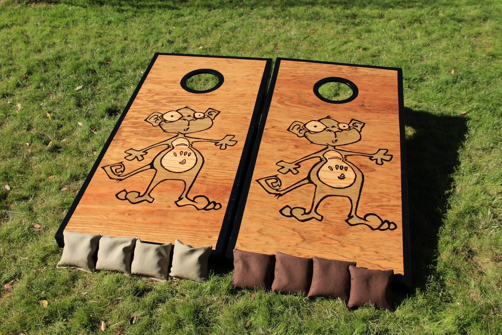 The Mono Loco Corn Hole Set