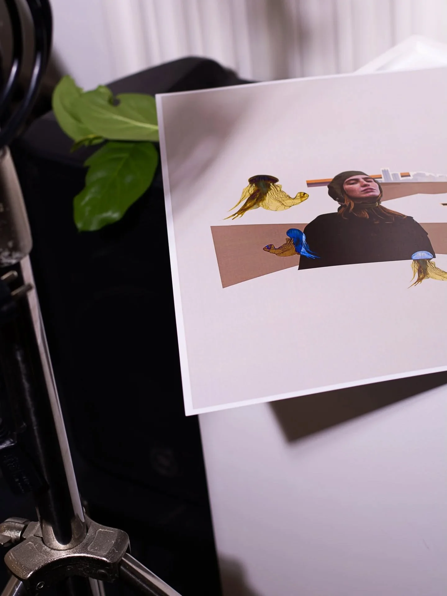 I become what I believe in. Print 'Lady pilot' in digital media 👒

#originalartworks #collageonpaper #creativeartist #surfacedesigner #artforyourwalls #mixedmediacollage #mixmediaart #makingart #artforhome #artworkforsale #artcurators #uniqueart #co