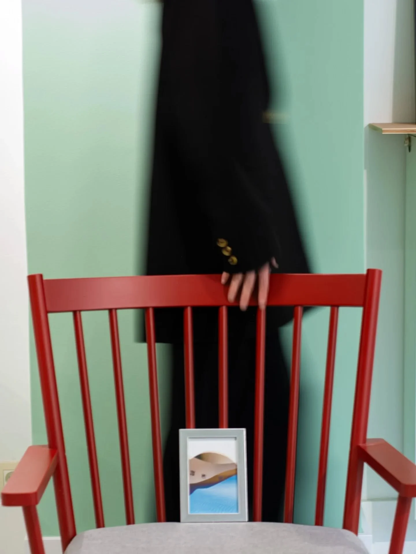 Calm and serene, may this special time of year bring warmth and peace to you and your family. Merry Christmas!🎄

#originalartworks #collageonpaper #creativeartist #surfacedesigner #artforyourwalls #mixedmediacollage #mixmediaart #makingart #artforho