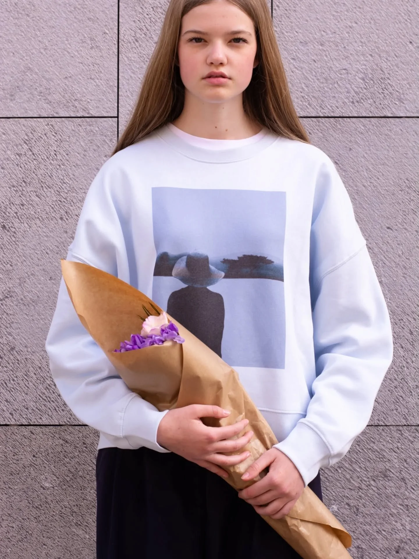Bonjour weekend ☁️ Visual work 'Le soir' chosen by french brand @made.in.sens for their sweatshirt collection.

#textileart #textiledesign #art #textiledesign #fabricdesign