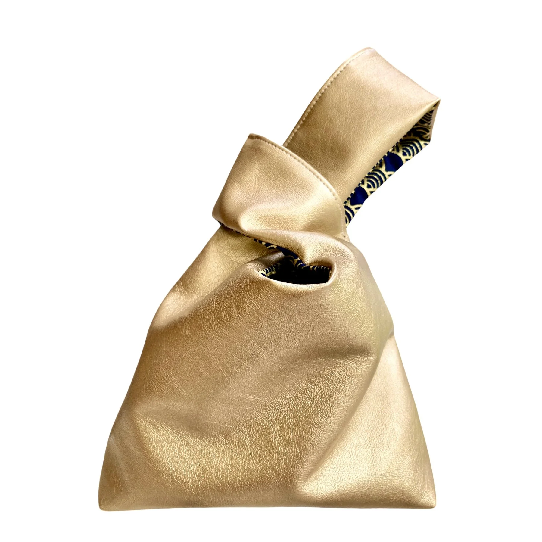 CDFE6DE3-F8CC-47B4-ABFF-8C1D90378ED7