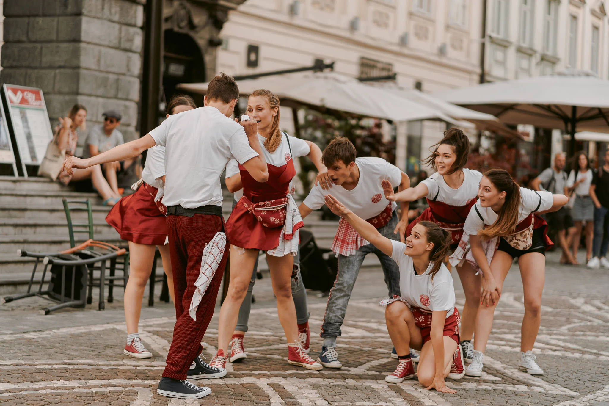 20190701-ONI-Ada-Kogovsek-Plesni-svet-Kazina-Ulicna-predstava-Ljubljana-64.jpg