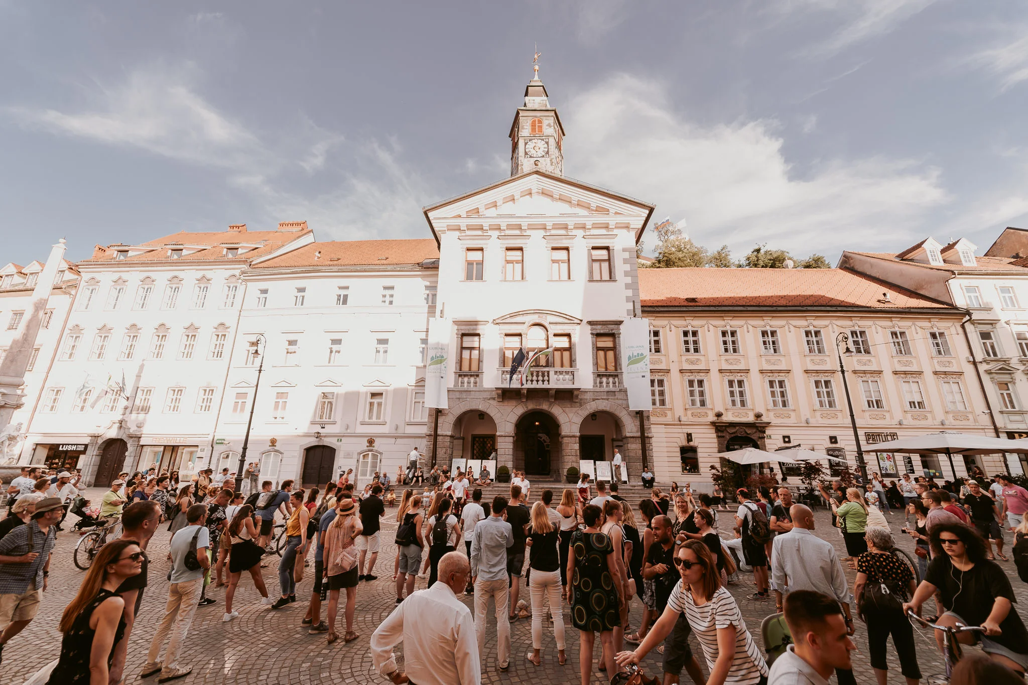 20190701-ONI-Ada-Kogovsek-Plesni-svet-Kazina-Ulicna-predstava-Ljubljana-308.jpg