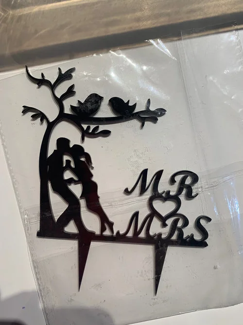 Mr and Mrs kissing tree cake topper 