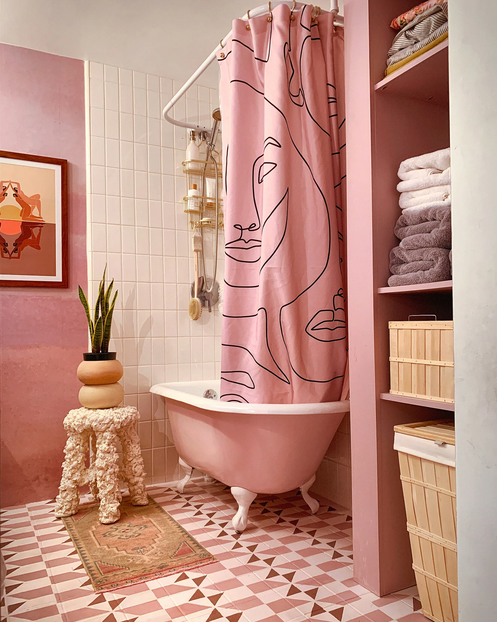 How I transformed my dull grey bathroom tile using paint, a stencil and a whole lotta patience.... 