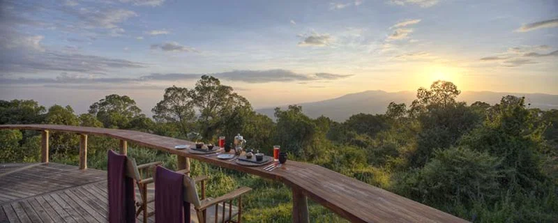 Dawn-over-Empakaai-from-the-breakfast-bar.jpg