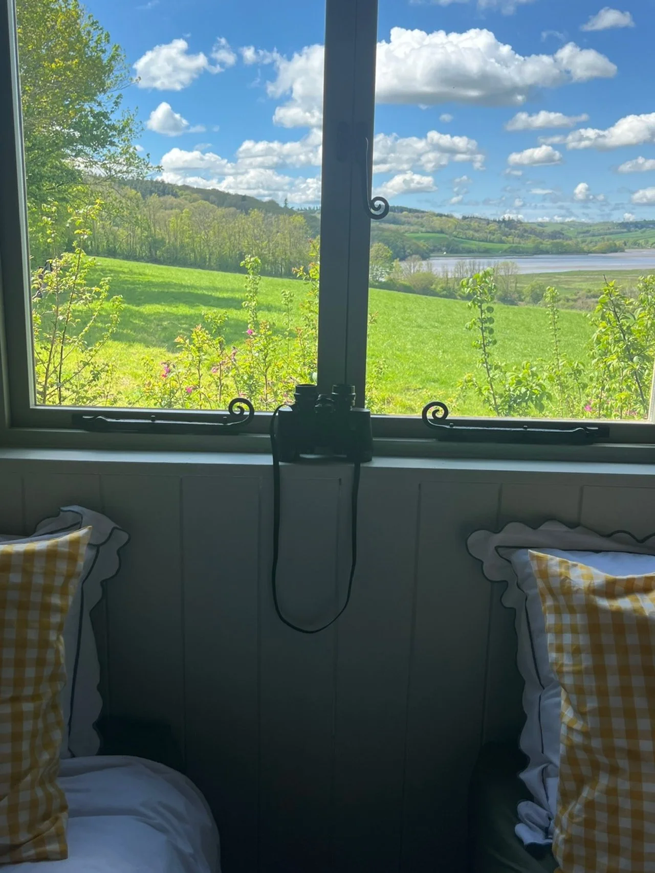 Hut with view.jpg