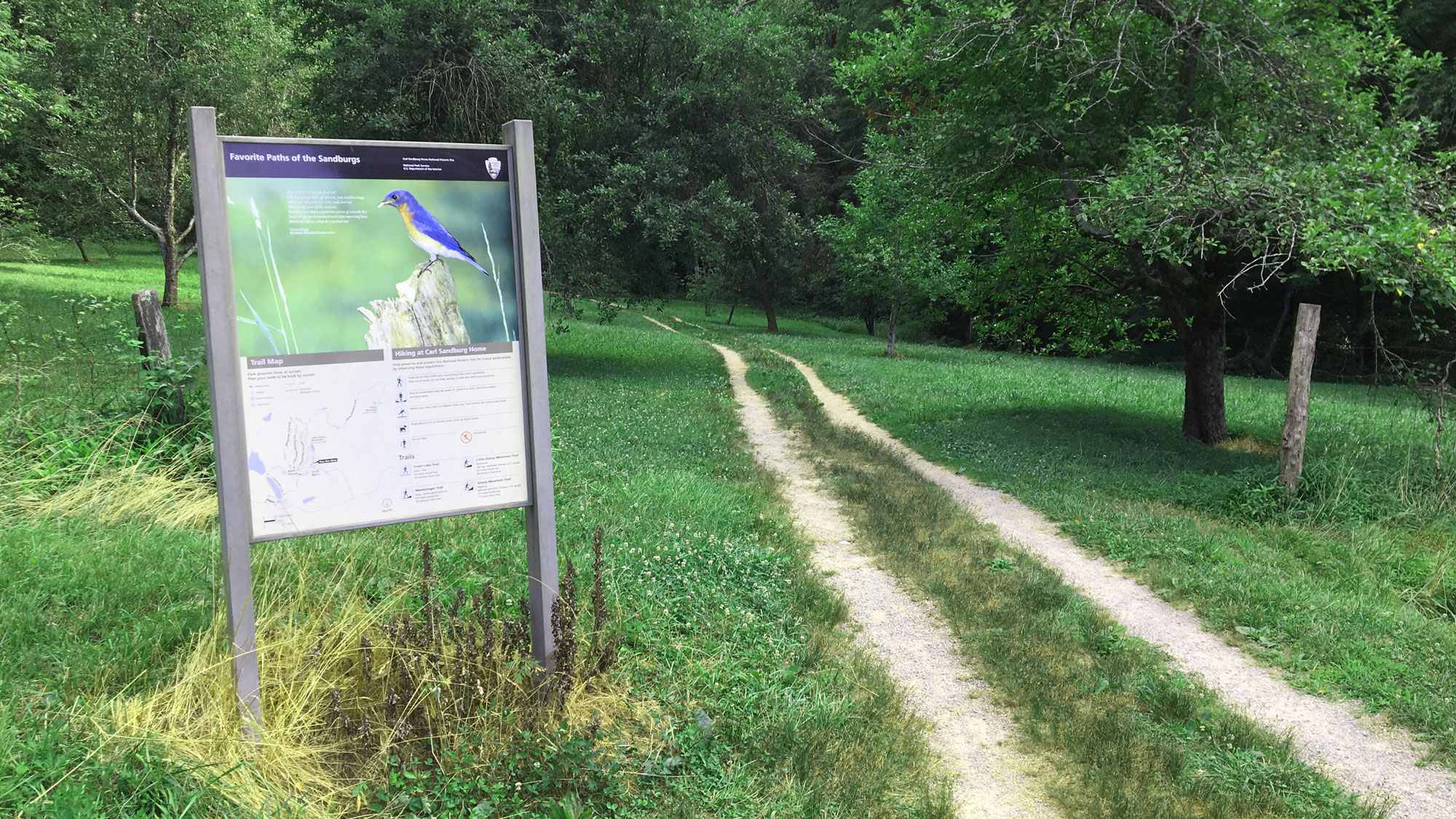 Sandburg-Trail-Sign.jpg