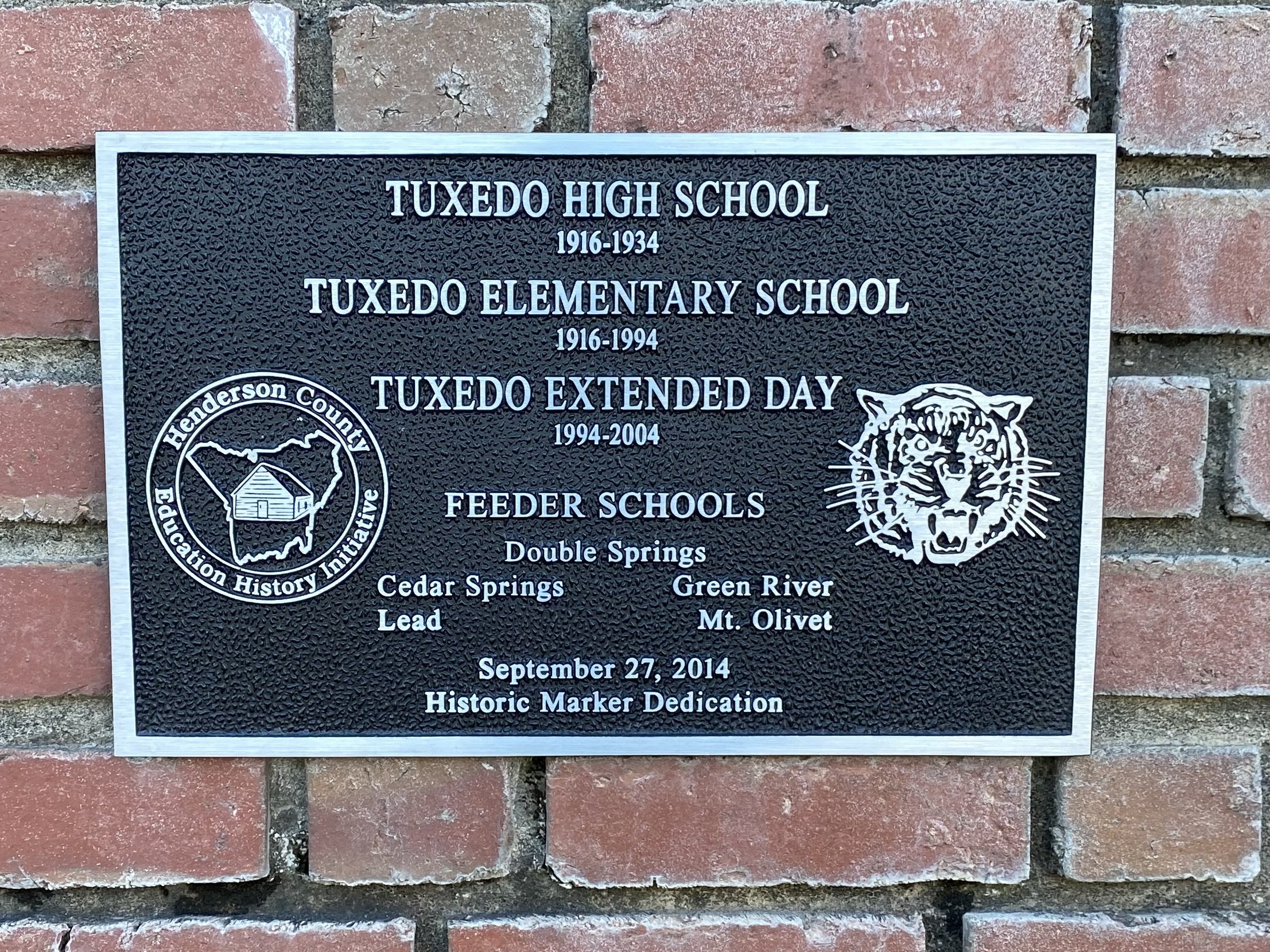 Plaque Tuxedo School