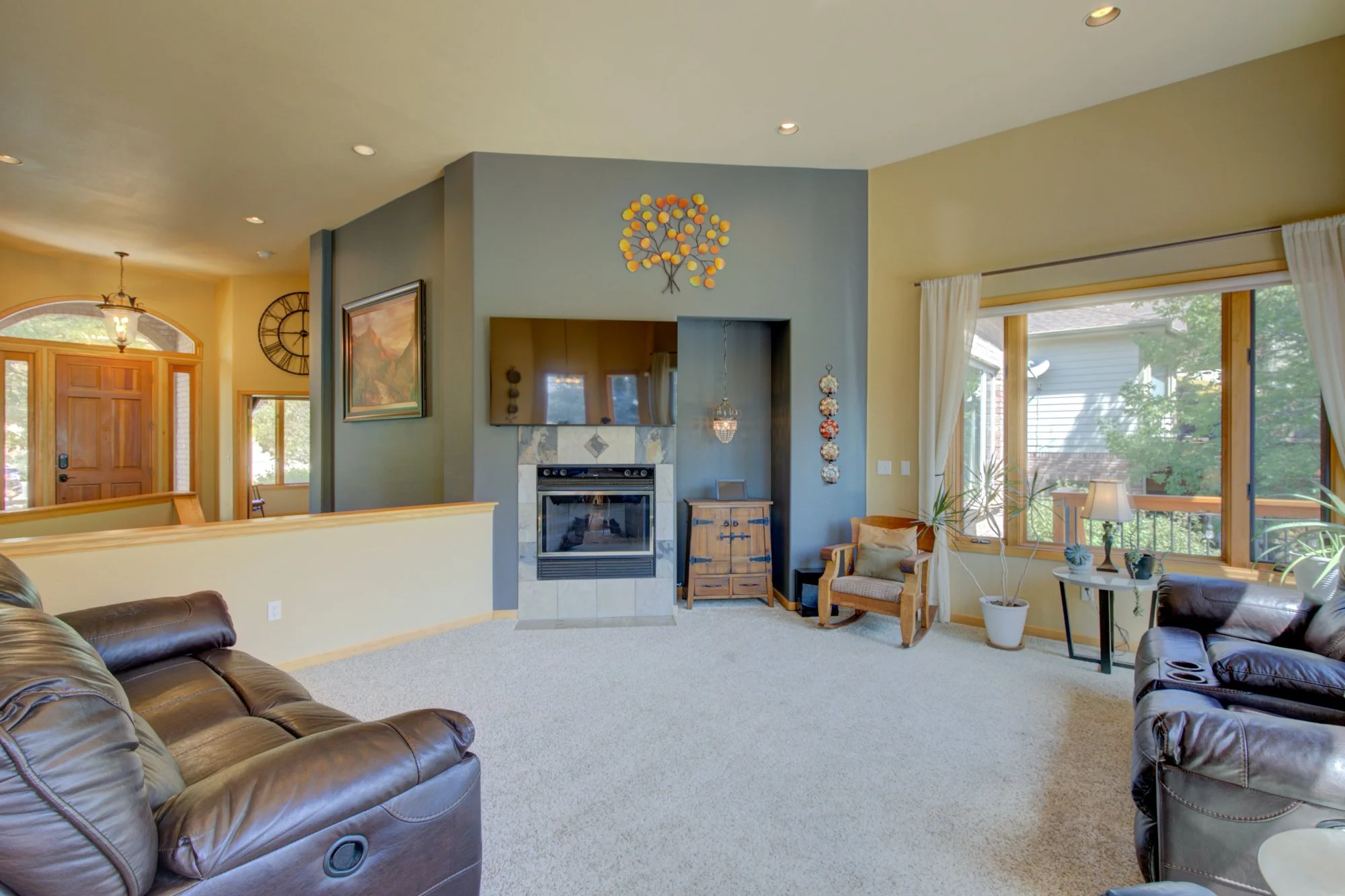 Living Room-1.jpg
