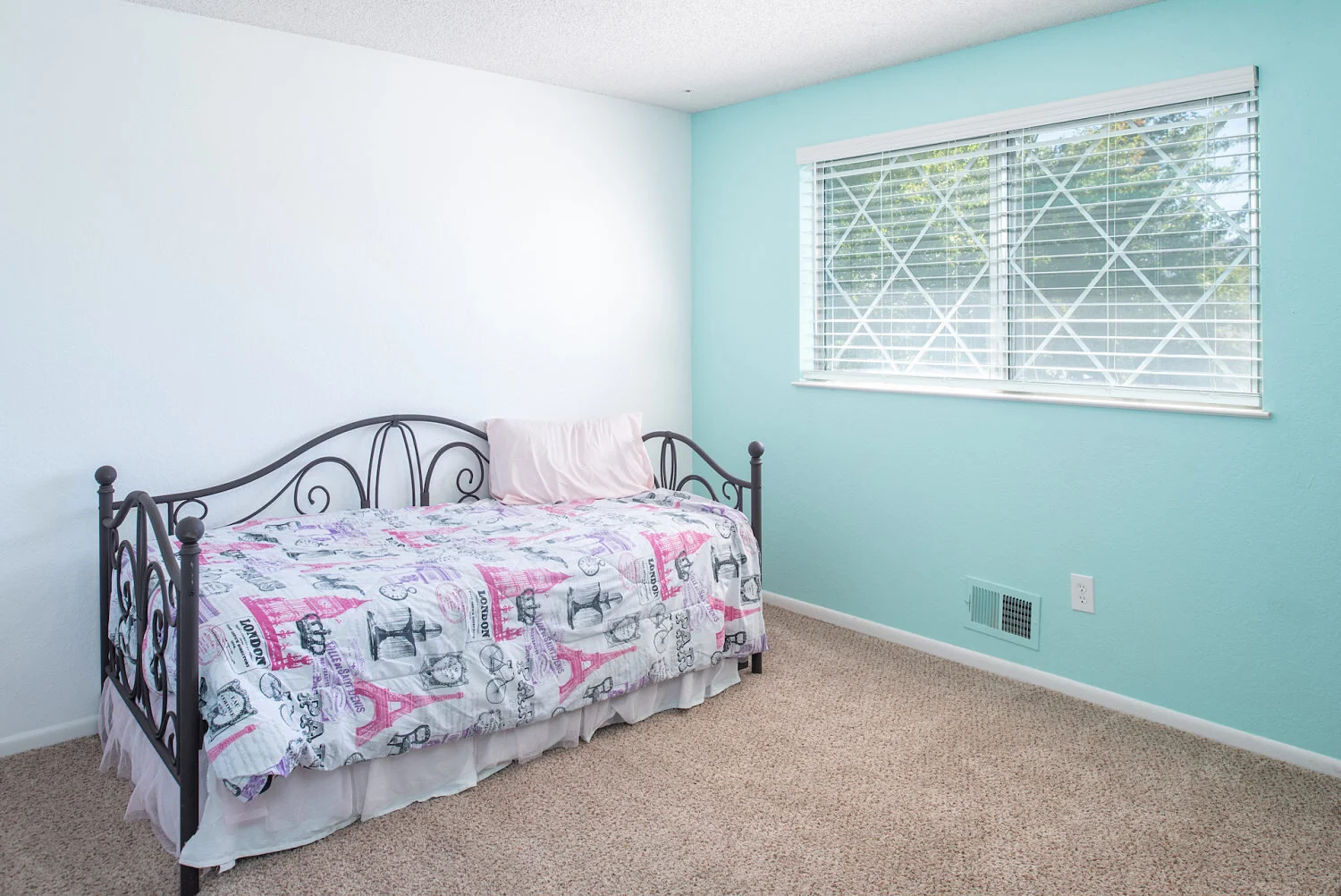 1668CandlewoodStHIGHRES17_opt.jpg