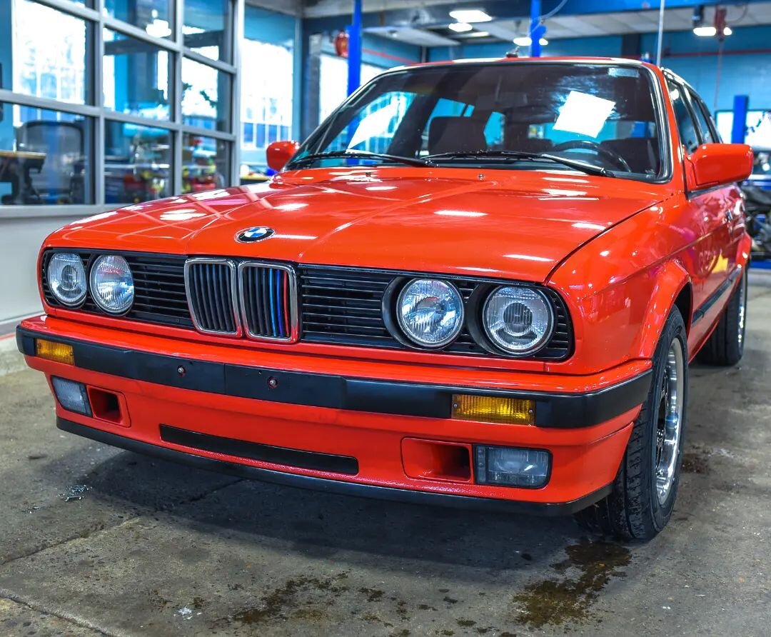 This super-rare German market e30 wagon is part of our current sales inventory. Click the link in our bio for all the details, and to schedule an appointment!
.
#munichmotorworks #bmw #bmwlovers #bmwgram #vintagebmw #e30 #bmwe30 #3series #bmw3series 