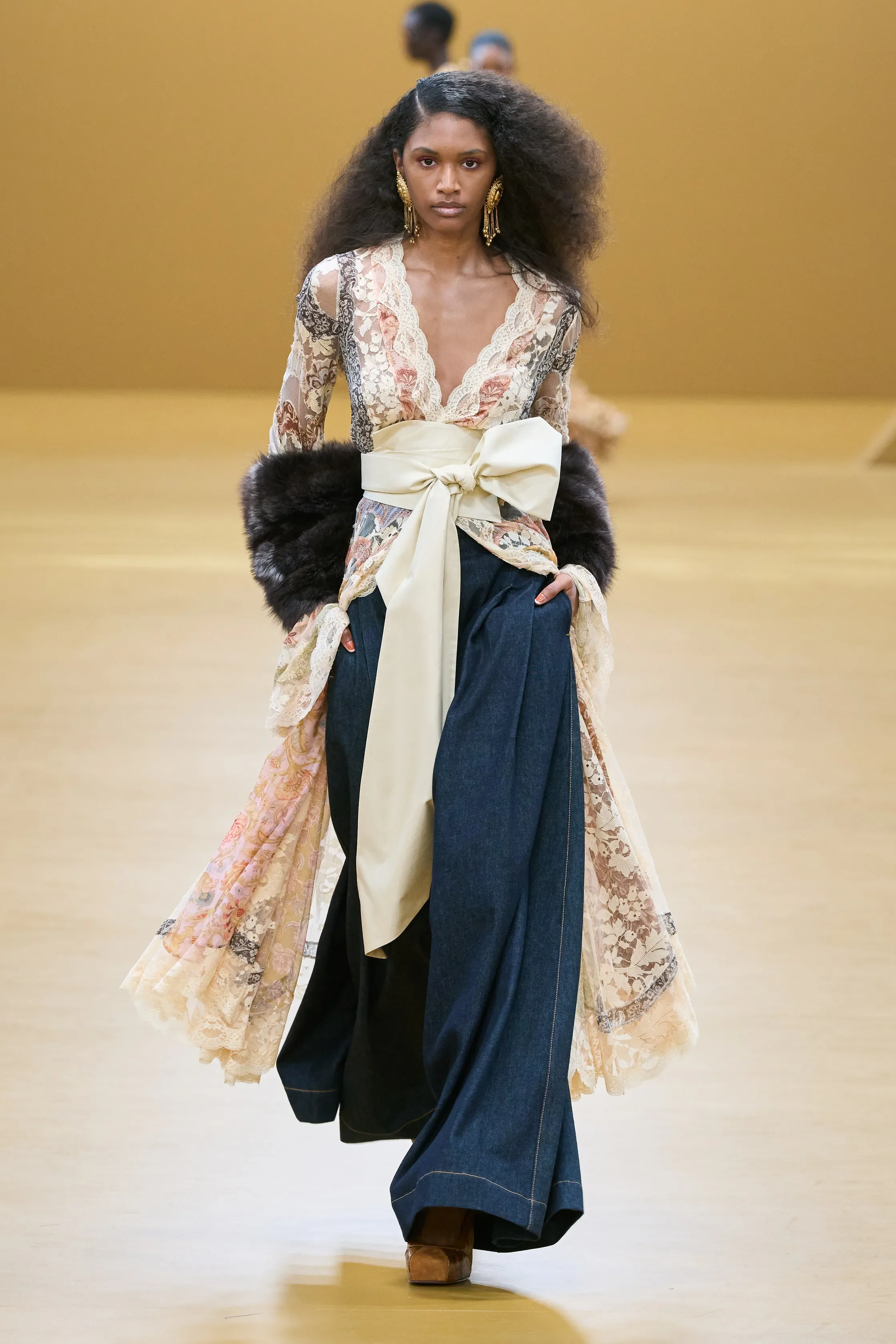00025-zimmermann-fall-2026-ready-to-wear-credit-gorunway (1).webp