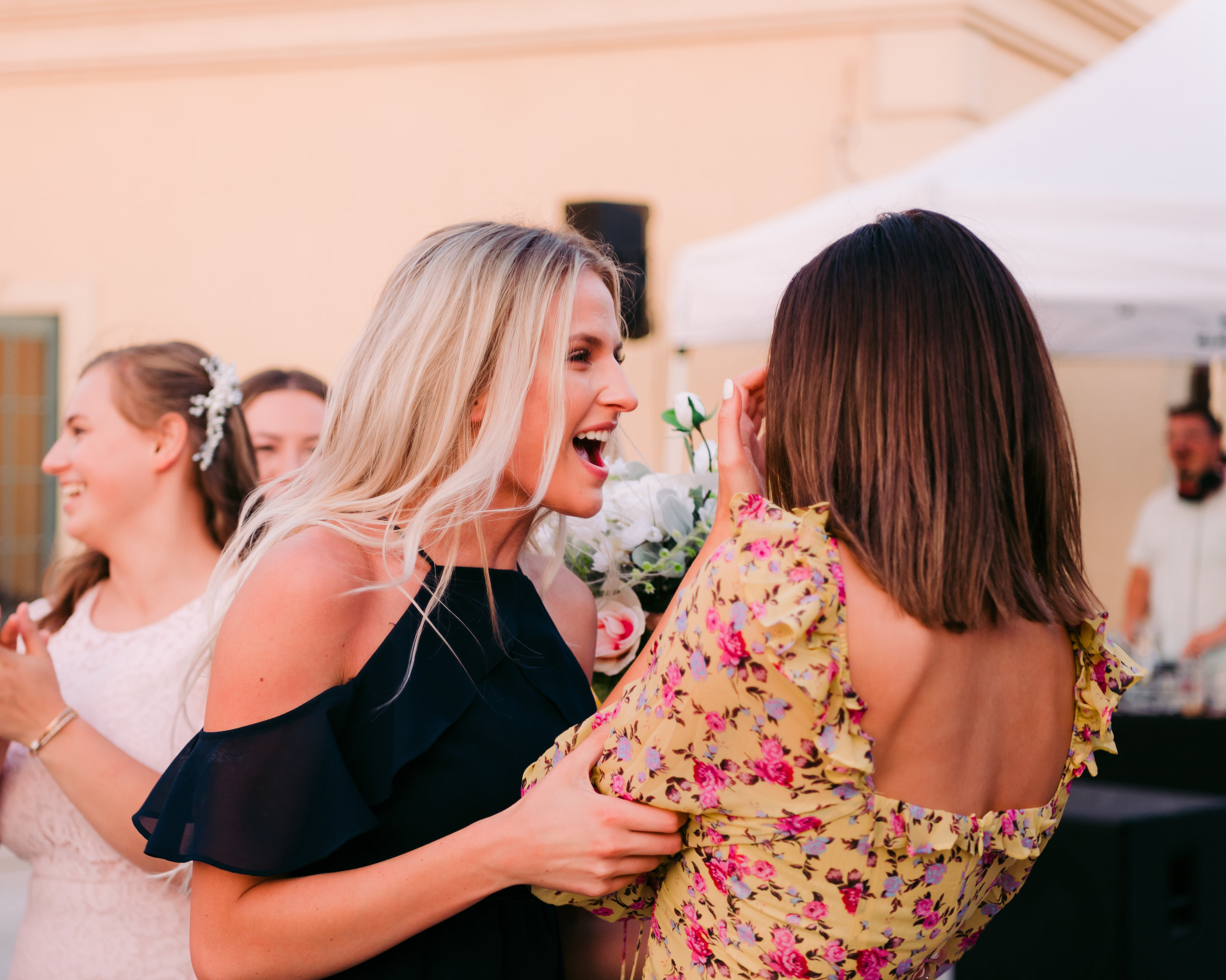 Instant congratulations from the girlfriends!