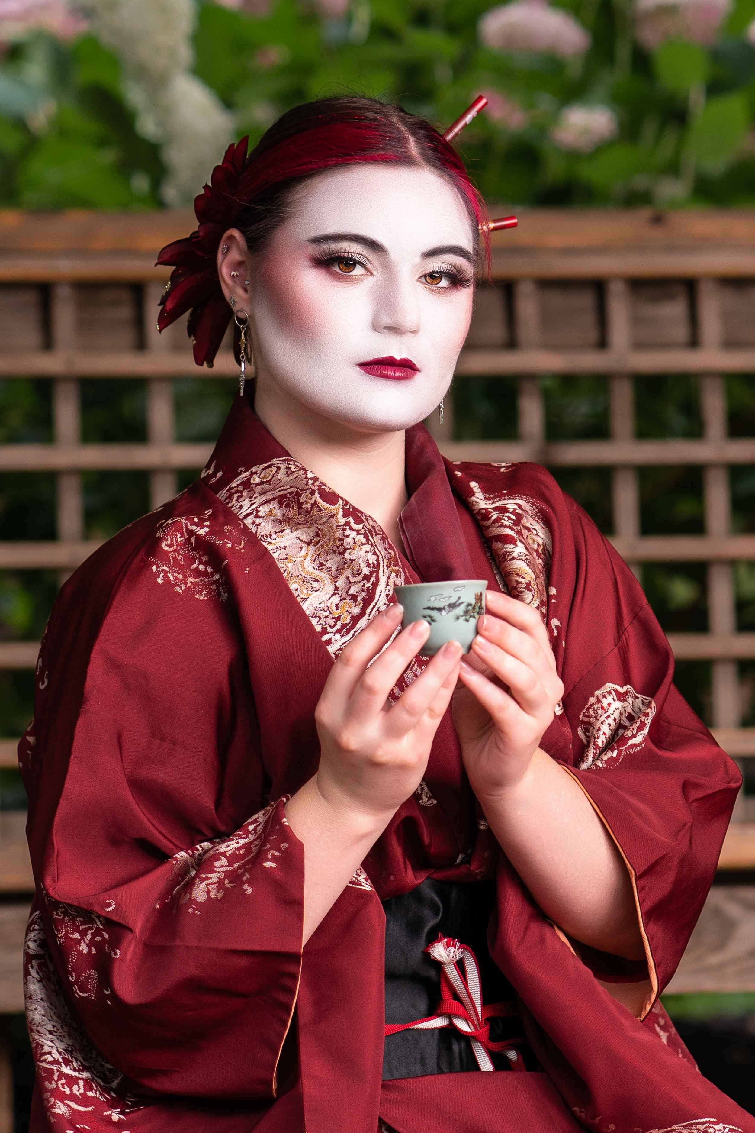 Traditional Japanese Kimono and Geisha-style portraiture in Michiana by James Russell Photography.