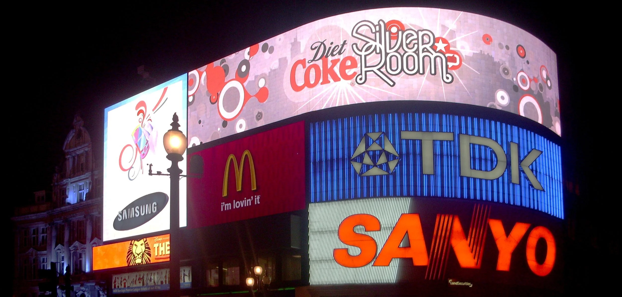 Piccadilly_Circus_at_night.jpg